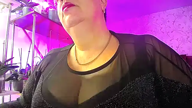 Snapshot of _Sweet_Woman chatting on 10-19-25, 05:41 Sweet Woman online show from 10-19-25, 05:41