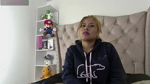 Snapshot of Sweet_Orianaa chatting on 07-12-26, 11:40 Sweet Orianaa online show from 07-12-26, 11:40
