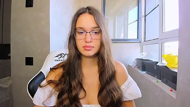 Snapshot of fancy_bunny chatting on 09-24-25, 09:12 fancy bunny online show from 09-24-25, 09:12