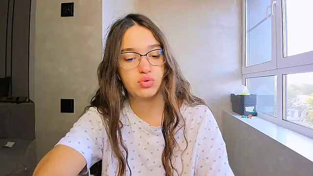 Snapshot of fancy_bunny chatting on 09-29-25, 06:40 fancy bunny online show from 09-29-25, 06:40