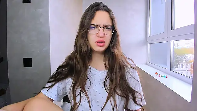 Snapshot of fancy_bunny chatting on 10-16-25, 05:08 fancy bunny online show from 10-16-25, 05:08