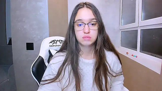 Snapshot of fancy_bunny chatting on 10-27-25, 08:13 fancy bunny online show from 10-27-25, 08:13