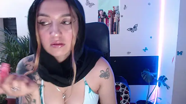 Lia-mitch online show from 11-21-25, 06:39