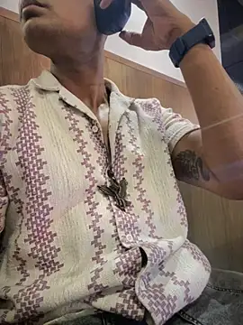 Snapshot of loveboyrp chatting on 02-26-25, 10:15 loveboyrp online show from 02-26-25, 10:15