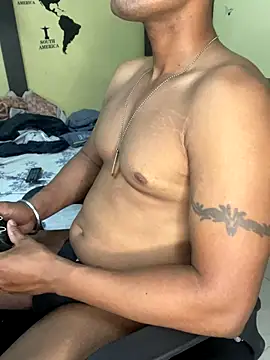 Snapshot of loveboyrp chatting on 09-12-25, 02:33 loveboyrp online show from 09-12-25, 02:33