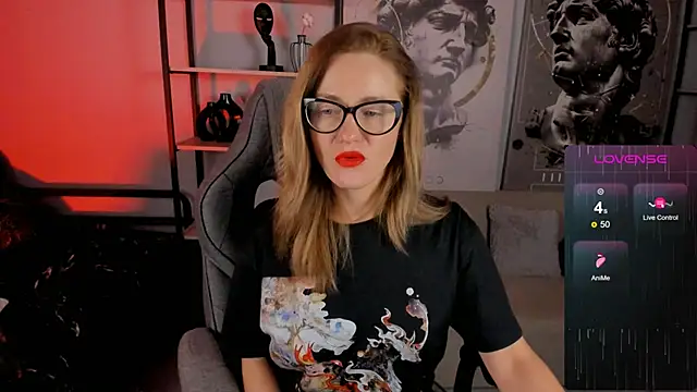 Snapshot of LadyIzabel chatting on 11-03-25, 08:26 LadyIzabel online show from 11-03-25, 08:26