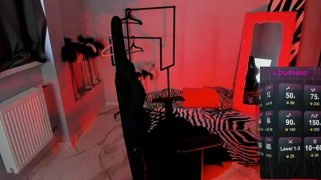 Snapshot of LadyIzabel chatting on 11-04-25, 08:46 LadyIzabel online show from 11-04-25, 08:46