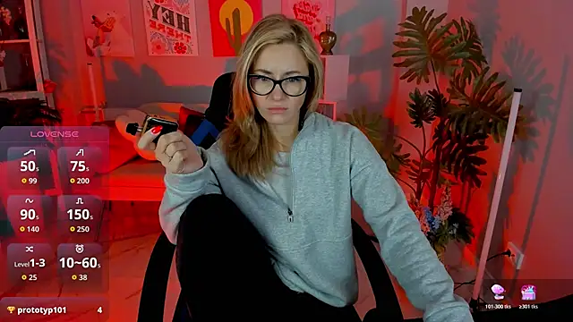 Snapshot of LadyIzabel chatting on 12-03-25, 08:12 LadyIzabel online show from 12-03-25, 08:12