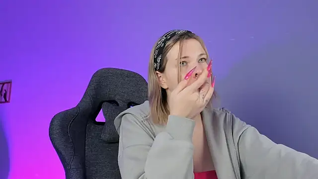 AliceSunday online show from 12-24-24, 11:06