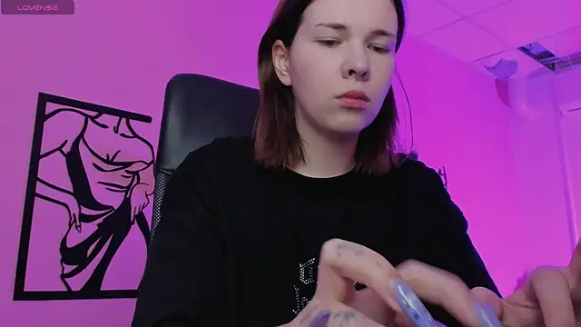 AliceSunday online show from 02-04-25, 01:59