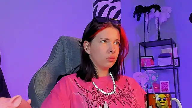 AliceSunday online show from 09-25-25, 05:00