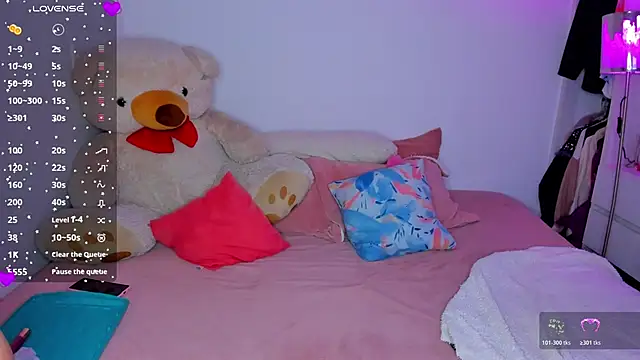 Snapshot of Lunadahia chatting on 12-05-25, 04:32 Lunadahia online show from 12-05-25, 04:32