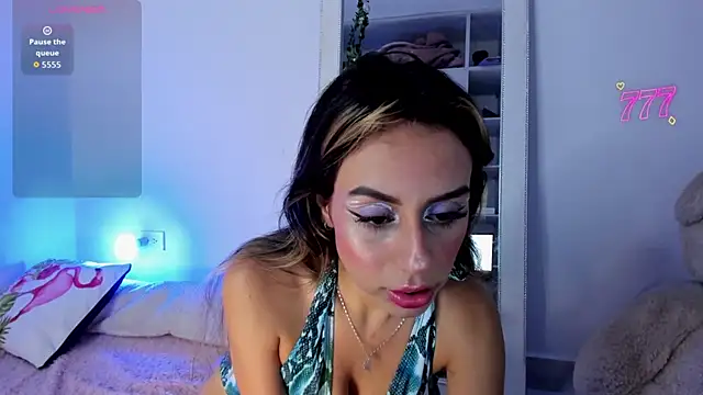 Snapshot of Lunadahia chatting on 06-11-26, 08:45 Lunadahia online show from 06-11-26, 08:45