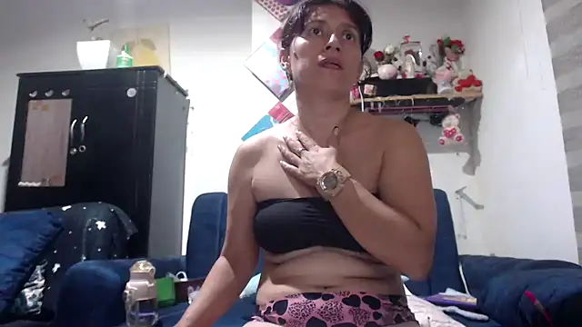 Snapshot of sexy_mary_69 chatting on 10-31-25, 01:39 sexy mary 69 online show from 10-31-25, 01:39