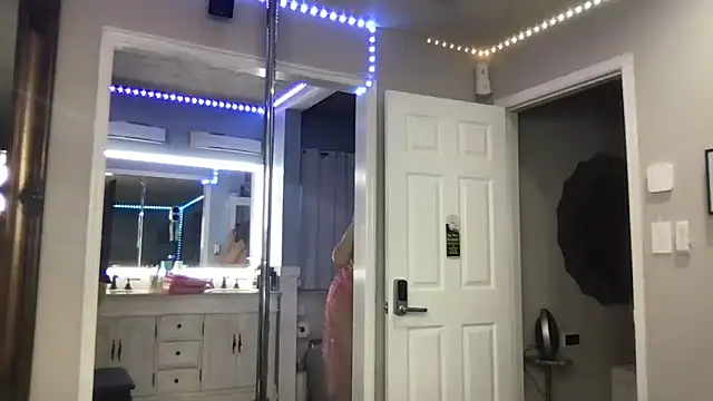 curvyfunlover online show from 12-15-25, 12:09