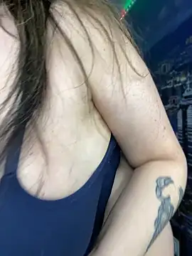 curvyfunlover online show from 04-17-26, 12:24