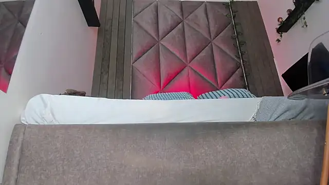 BriaConner  online show from 02-03-26, 06:51