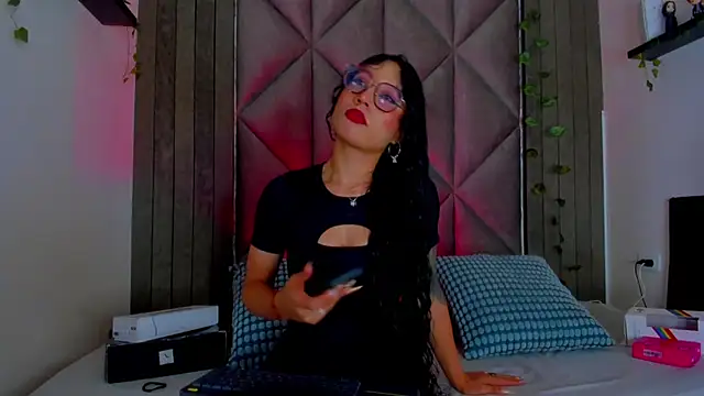 Snapshot of BriaConner_ chatting on 07-20-26, 02:26 BriaConner online show from 07-20-26, 02:26