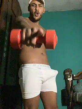 Snapshot of Pinocchiu chatting on 12-12-24, 02:26 Pinocchiu online show from 12-12-24, 02:26