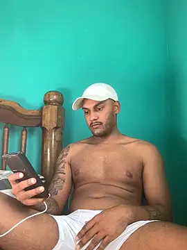 Snapshot of Pinocchiu chatting on 03-21-25, 12:17 Pinocchiu online show from 03-21-25, 12:17