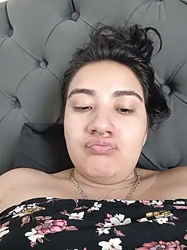 Snapshot of Hellen_Alex chatting on 01-15-26, 01:05 Hellen Alex online show from 01-15-26, 01:05