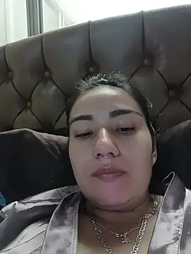 Snapshot of Hellen_Alex chatting on 02-11-26, 02:11 Hellen Alex online show from 02-11-26, 02:11