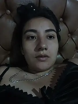 Snapshot of Hellen_Alex chatting on 02-25-26, 02:27 Hellen Alex online show from 02-25-26, 02:27