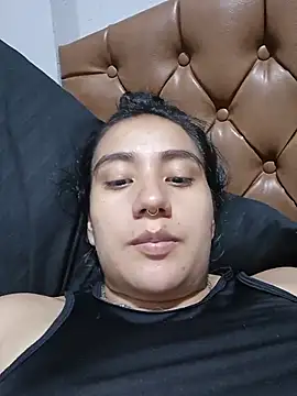 Snapshot of Hellen_Alex chatting on 06-18-26, 01:48 Hellen Alex online show from 06-18-26, 01:48