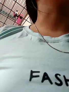 Snapshot of naughty-girl01 chatting on 02-05-25, 01:33 naughty-girl01 online show from 02-05-25, 01:33