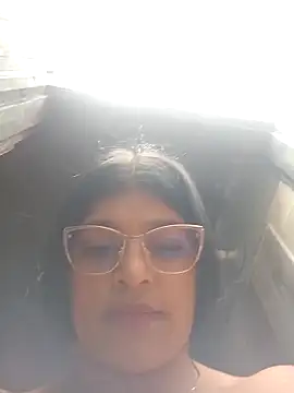 Snapshot of naughty-girl01 chatting on 02-22-25, 04:40 naughty-girl01 online show from 02-22-25, 04:40