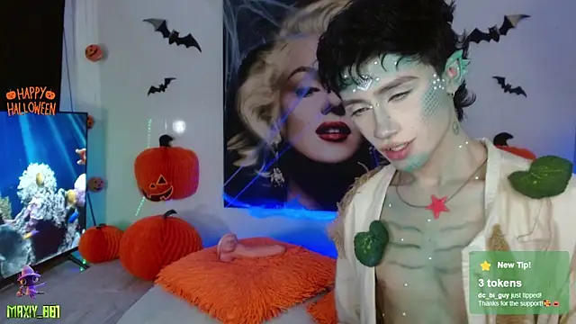 maxiy 001 online show from 10-30-25, 06:15