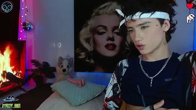 maxiy 001 online show from 04-22-26, 07:37