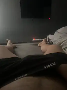 Snapshot of kleinerdixk chatting on 02-11-25, 10:04 kleinerdixk online show from 02-11-25, 10:04