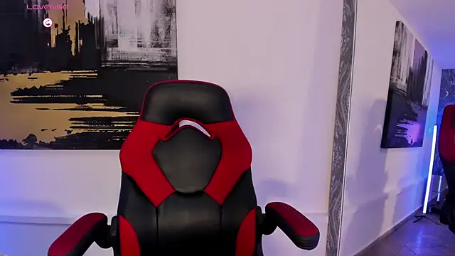 Snapshot of AriRobert_ chatting on 10-28-25, 04:27 AriRobert online show from 10-28-25, 04:27