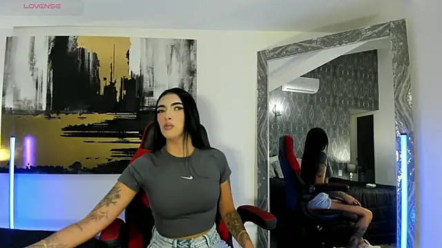 Snapshot of AriRobert_ chatting on 11-06-25, 03:51 AriRobert online show from 11-06-25, 03:51