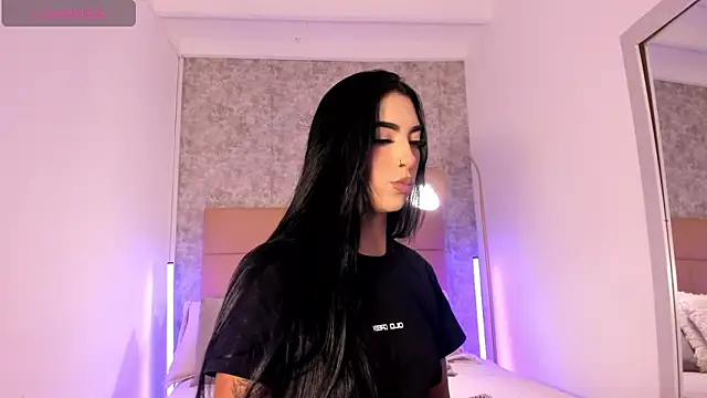 Snapshot of AriRobert_ chatting on 11-28-25, 07:05 AriRobert online show from 11-28-25, 07:05