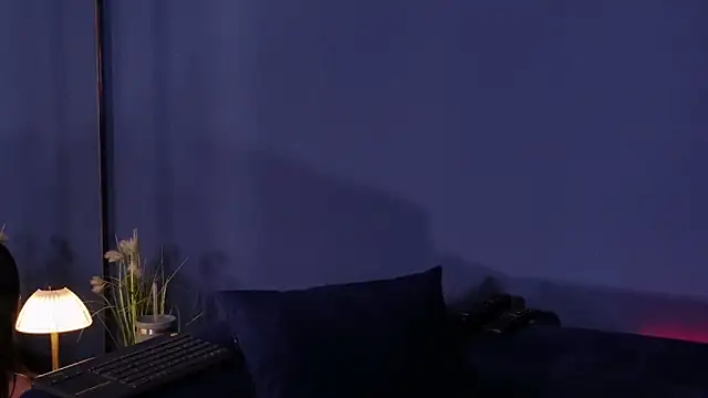 Snapshot of Olivia_Collins1 chatting on 02-21-26, 12:22 Olivia Collins1 online show from 02-21-26, 12:22