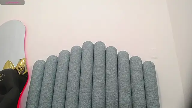 iniyalaboni online show from 02-19-25, 06:54