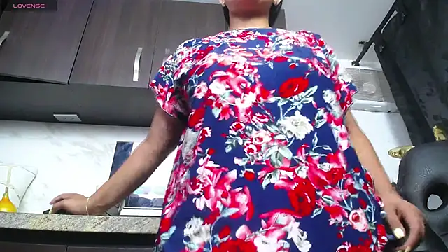 iniyalaboni online show from 09-30-25, 08:14