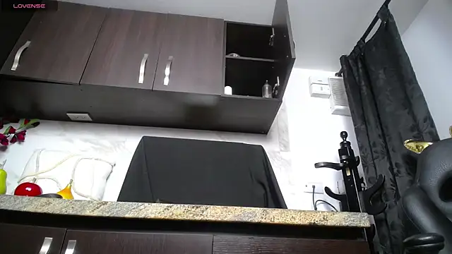 iniyalaboni online show from 10-13-25, 08:20