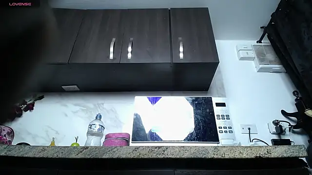 iniyalaboni online show from 11-15-25, 08:27