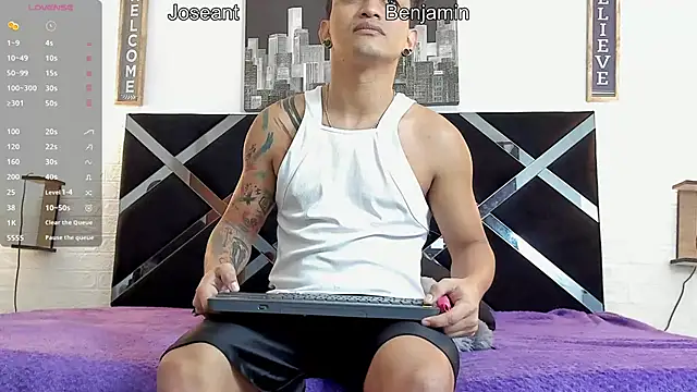 Snapshot of toyboys1 chatting on 02-21-26, 03:40 toyboys1 online show from 02-21-26, 03:40