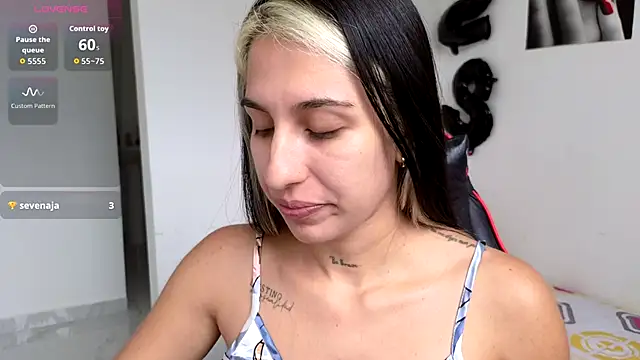 Snapshot of tammyandrade_ chatting on 10-26-25, 04:46 tammyandrade online show from 10-26-25, 04:46