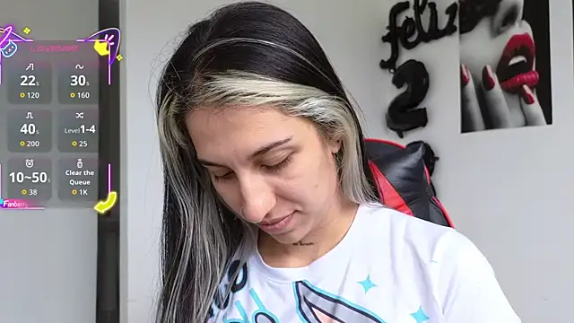 Snapshot of tammyandrade_ chatting on 12-02-25, 02:12 tammyandrade online show from 12-02-25, 02:12