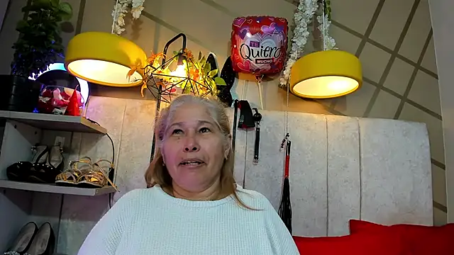 girl amada online show from 02-20-25, 02:51