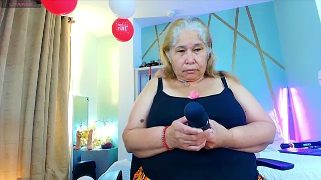 girl amada online show from 09-19-25, 03:52