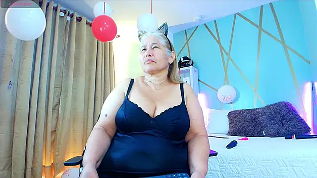 girl amada online show from 09-20-25, 03:18