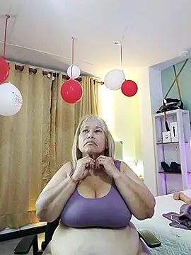 girl amada online show from 09-24-25, 08:56