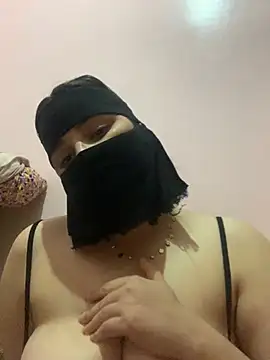 Snapshot of Miss-Soka chatting on 12-21-24, 05:51 Miss-Soka online show from 12-21-24, 05:51