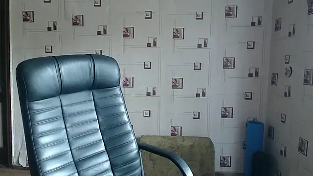 Snapshot of TasyaBigTTs chatting on 04-18-26, 09:24 TasyaBigTTs online show from 04-18-26, 09:24